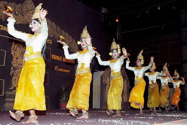 1030--柬埔寨的傳統歌舞.JPG